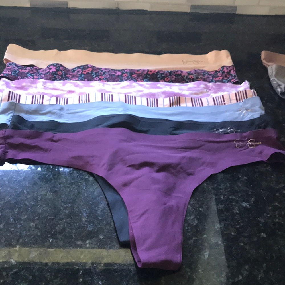 12pairs of Jessica Simpson throngs